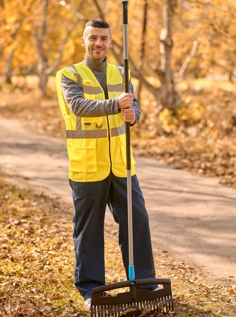 Why Choose a Landscaping Company for Clean‑Ups